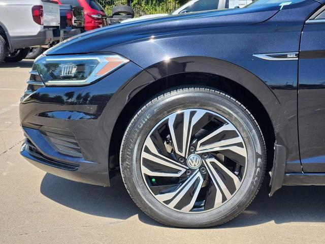 Photo of 2020 Deep Black Pearl Volkswagen Jetta