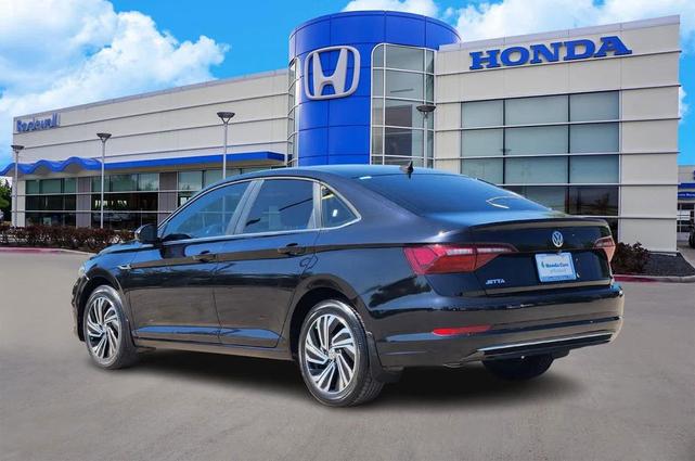 Photo of 2020 Deep Black Pearl Volkswagen Jetta