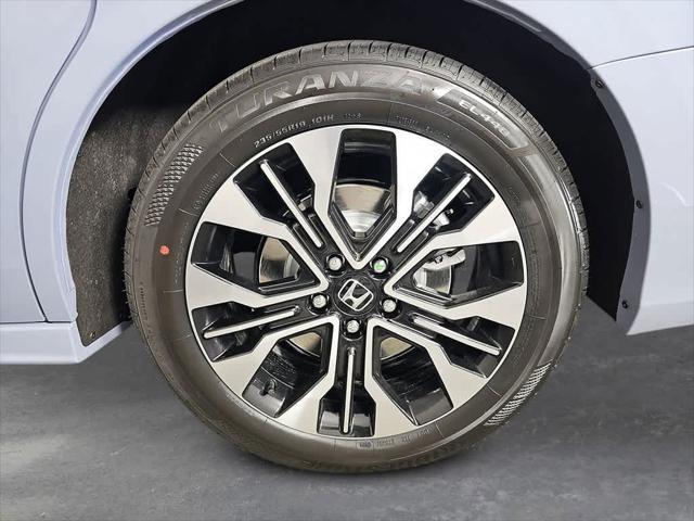 Photo of 2025 Sonic Gray Pearl Honda Odyssey