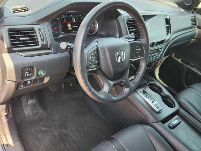 Photo of 2022 Sonic Gray Pearl Honda Pilot