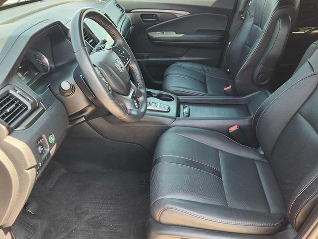 Photo of 2022 Sonic Gray Pearl Honda Pilot