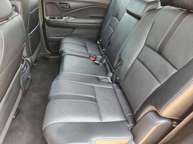 Photo of 2022 Sonic Gray Pearl Honda Pilot