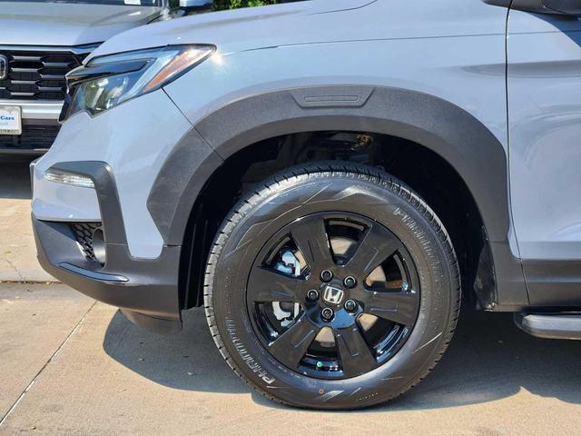 Photo of 2022 Sonic Gray Pearl Honda Pilot