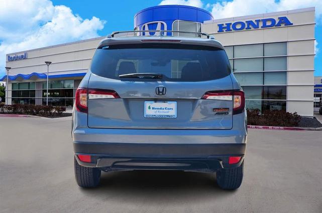 Photo of 2022 Sonic Gray Pearl Honda Pilot