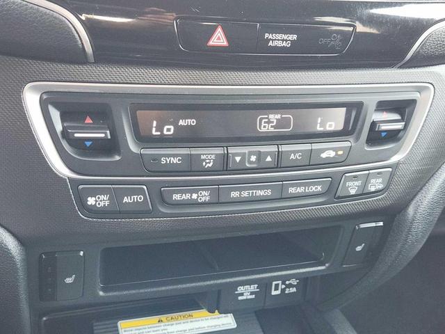 Photo of 2022 Sonic Gray Pearl Honda Pilot