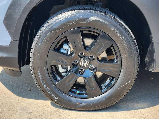 Photo of 2022 Sonic Gray Pearl Honda Pilot