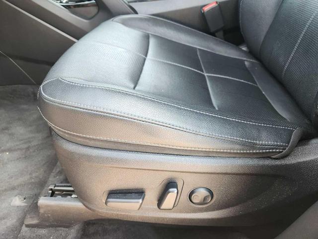 Photo of 2022 Ebony Black Kia Telluride