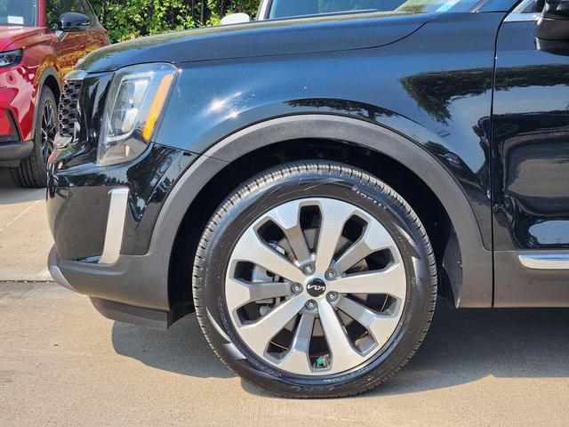 Photo of 2022 Ebony Black Kia Telluride