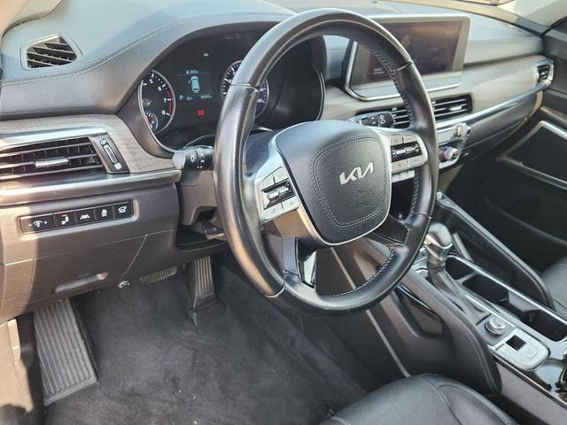 Photo of 2022 Ebony Black Kia Telluride