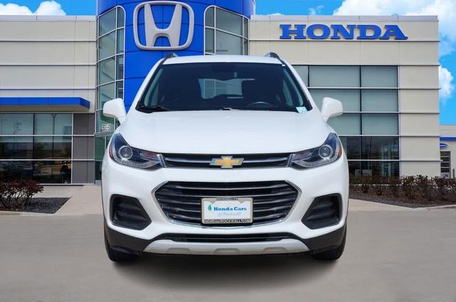 Photo of 2020 Summit White Chevrolet Trax