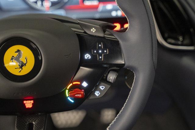 Photo of 2025 Bianco Italia Ferrari Roma Spider
