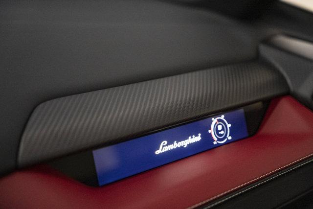 Photo of 2024 BIANCO ASOPO Lamborghini Revuelto