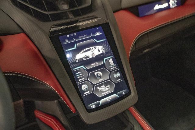 Photo of 2024 BIANCO ASOPO Lamborghini Revuelto