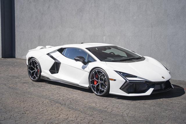 Photo of 2024 BIANCO ASOPO Lamborghini Revuelto