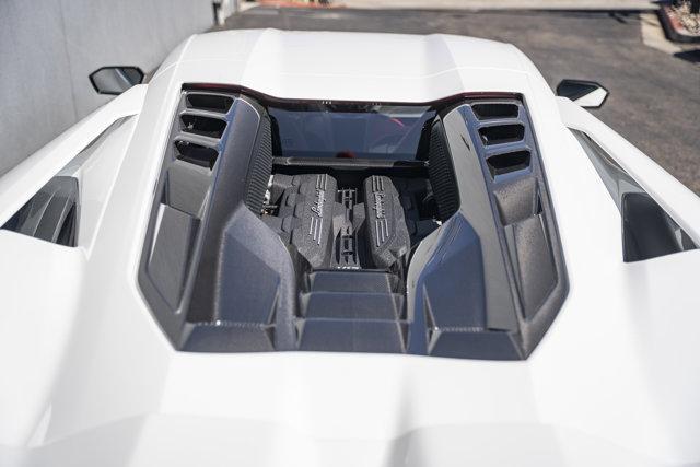 Photo of 2024 BIANCO ASOPO Lamborghini Revuelto