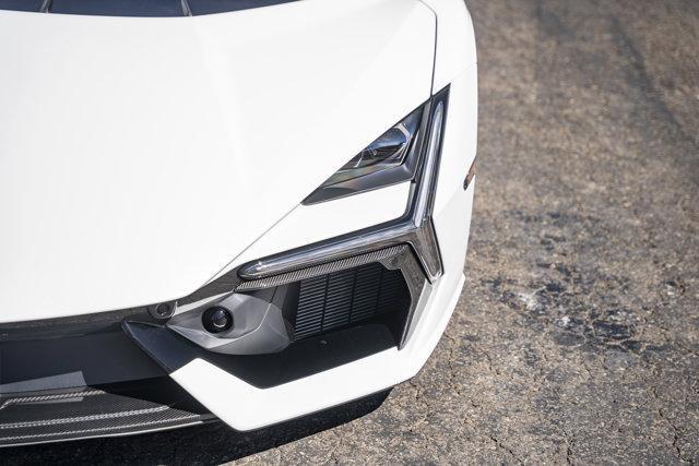 Photo of 2024 BIANCO ASOPO Lamborghini Revuelto