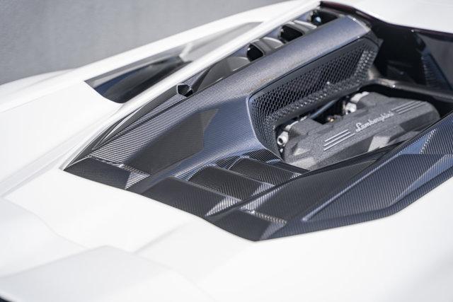 Photo of 2024 BIANCO ASOPO Lamborghini Revuelto