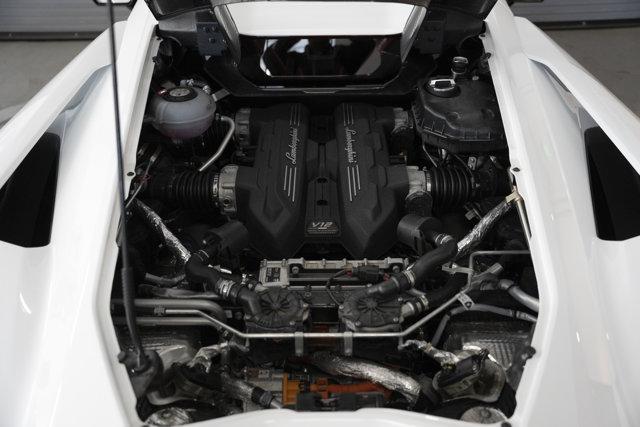 Photo of 2024 BIANCO ASOPO Lamborghini Revuelto