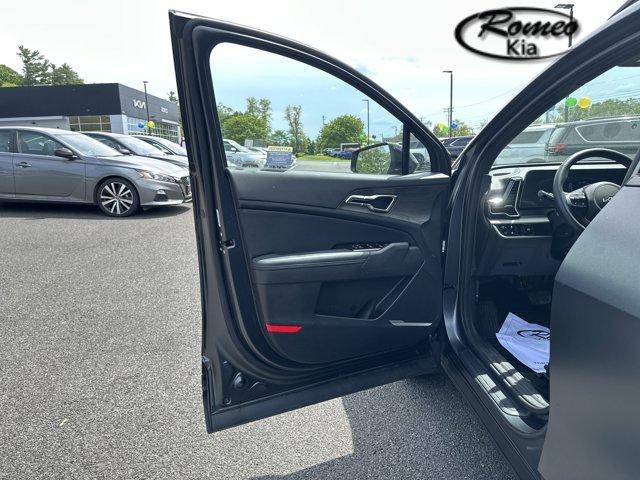 Photo of 2025 Shadow Kia Sportage Plug-In Hybrid
