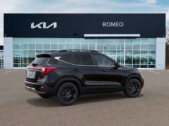 Photo of 2025 Fusion Orange Kia Seltos