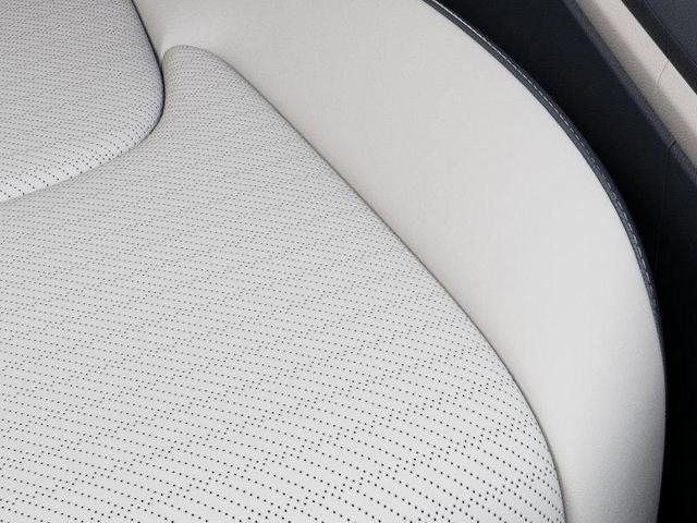 Photo of 2025 Ivory Silver Kia Carnival Hybrid