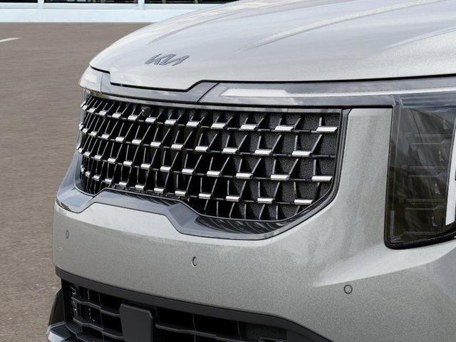 Photo of 2025 Ivory Silver Kia Carnival Hybrid