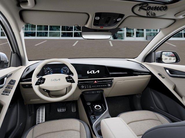 Photo of 2025 Snow White Pearl Kia Niro EV