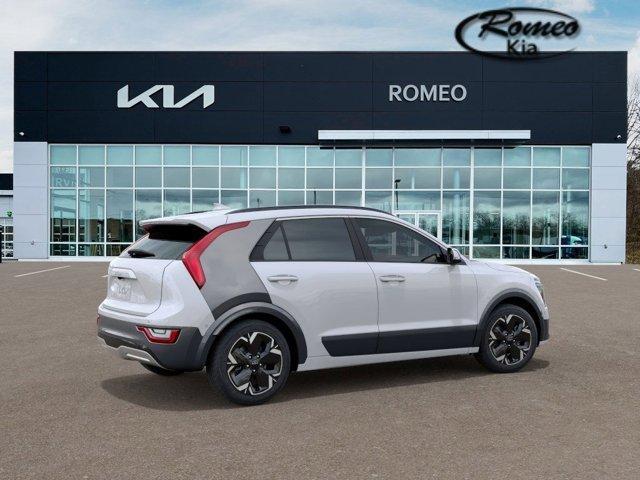 Photo of 2025 Snow White Pearl Kia Niro EV