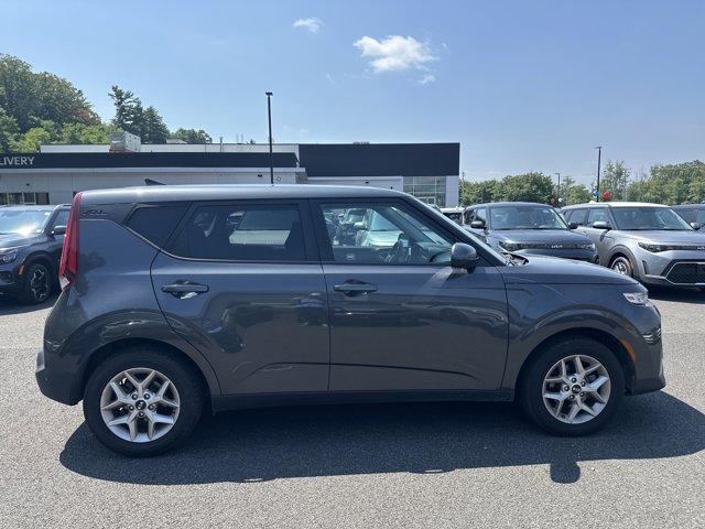 Photo of 2021 Gravity Gray Kia Soul