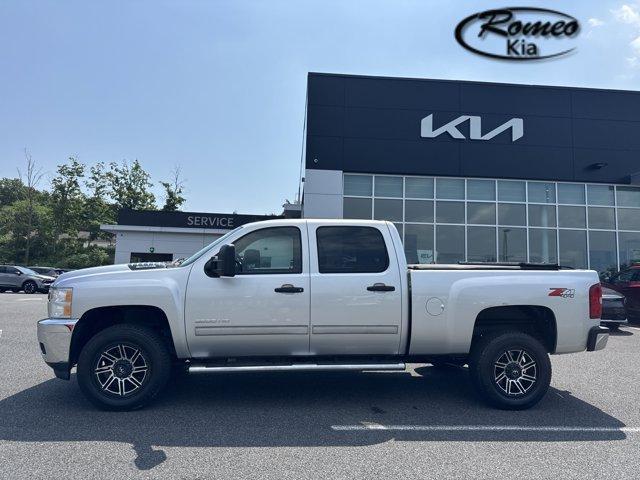 Photo of 2014 Silver Ice Metallic Chevrolet Silverado 2500