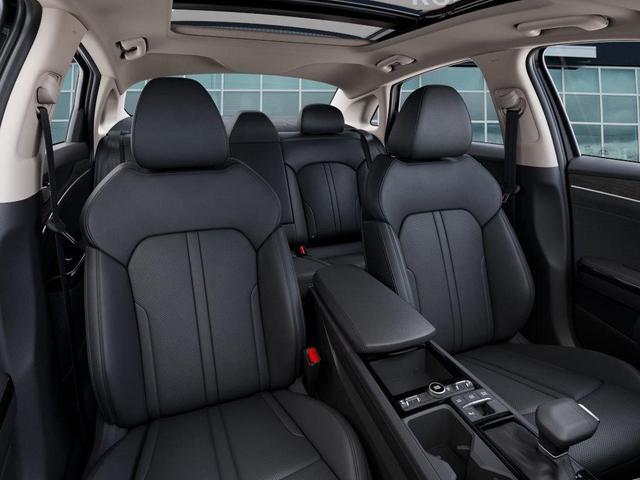 Photo of 2025 Gray Kia K5