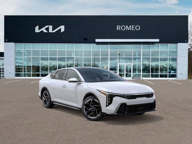 Photo of 2025 Snow White Pearl Kia K4