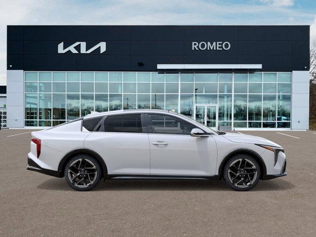 Photo of 2025 Snow White Pearl Kia K4