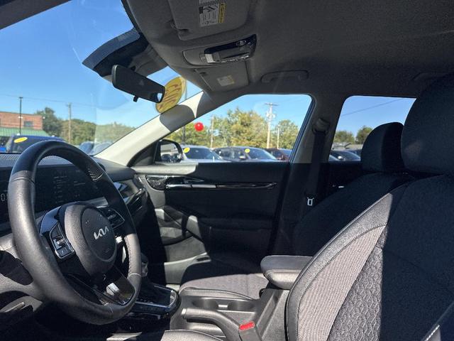 Photo of 2025 Neptune Blue Kia Seltos