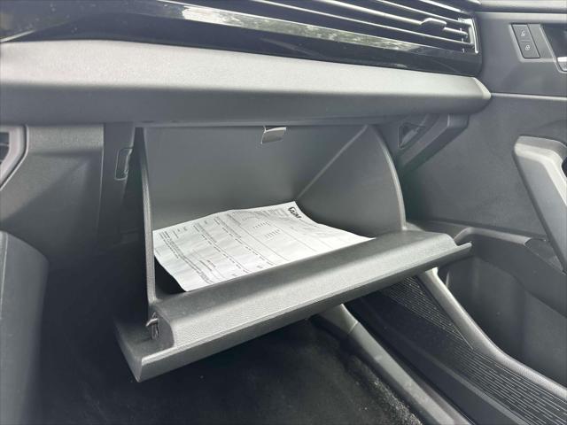 Photo of 2025 Platinum Gray Metallic Volkswagen Jetta