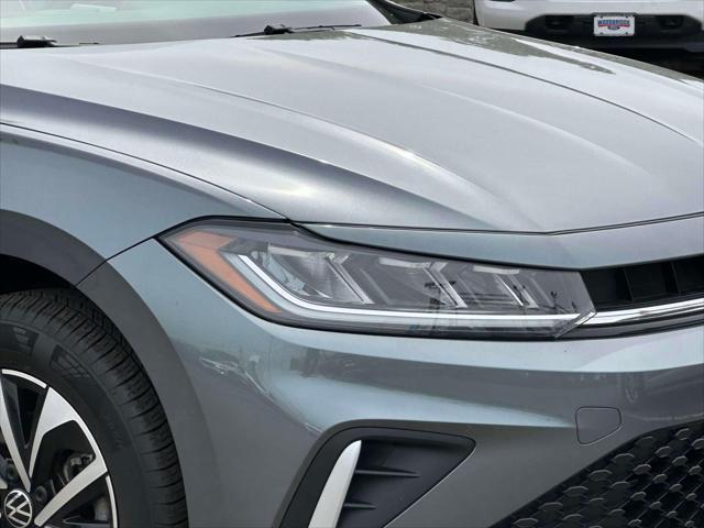 Photo of 2025 Platinum Gray Metallic Volkswagen Jetta
