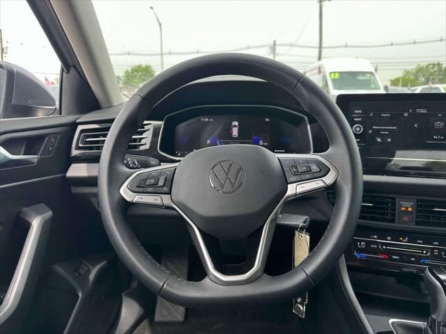 Photo of 2025 Platinum Gray Metallic Volkswagen Jetta