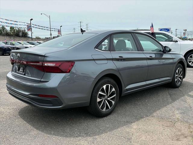 Photo of 2025 Platinum Gray Metallic Volkswagen Jetta