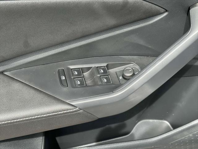 Photo of 2025 Platinum Gray Metallic Volkswagen Jetta