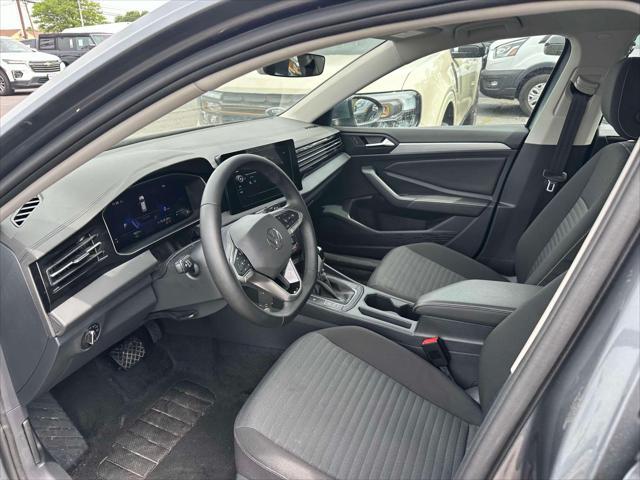 Photo of 2025 Platinum Gray Metallic Volkswagen Jetta
