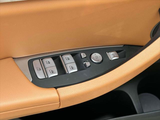 Photo of 2022 Mineral White Metallic BMW X3
