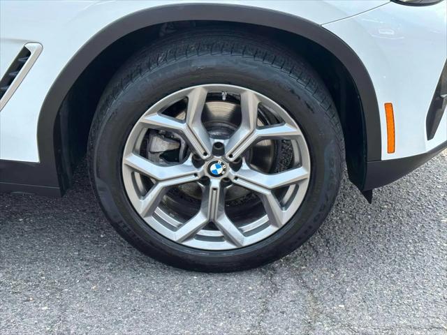 Photo of 2022 Mineral White Metallic BMW X3