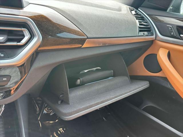 Photo of 2022 Mineral White Metallic BMW X3