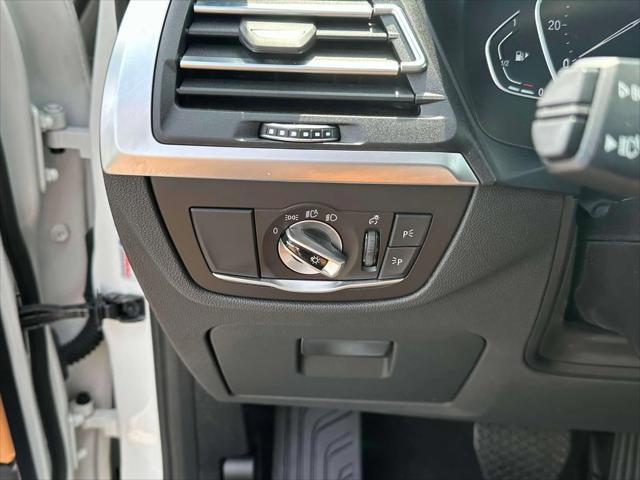 Photo of 2022 Mineral White Metallic BMW X3