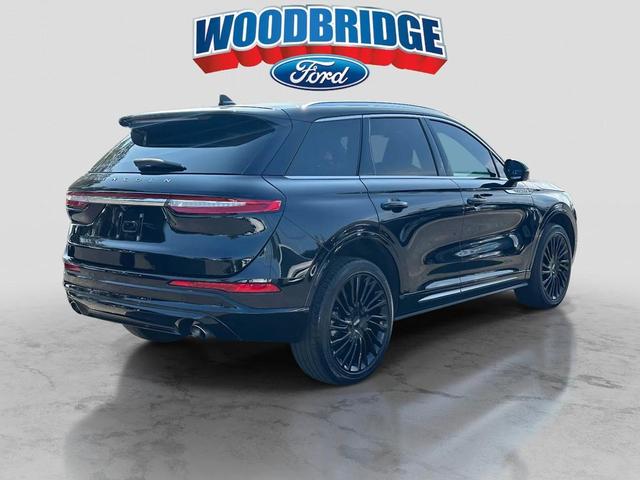 Photo of 2022 Infinite Black Metallic Clearcoat Lincoln Corsair