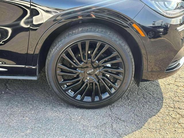 Photo of 2022 Infinite Black Metallic Clearcoat Lincoln Corsair