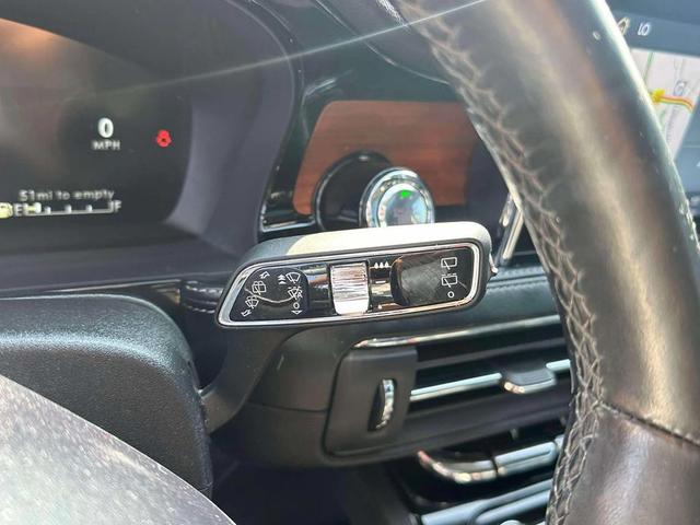Photo of 2022 Infinite Black Metallic Clearcoat Lincoln Corsair