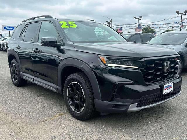 Photo of 2025 Crystal Black Pearl Honda Pilot