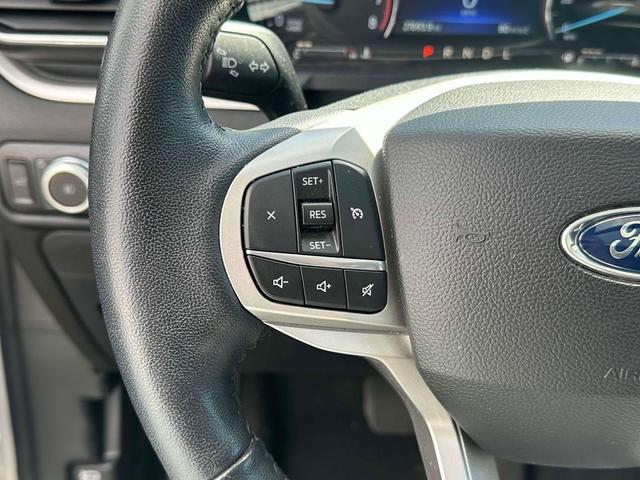 Photo of 2022 Oxford White Ford Explorer
