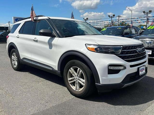 Photo of 2022 Oxford White Ford Explorer